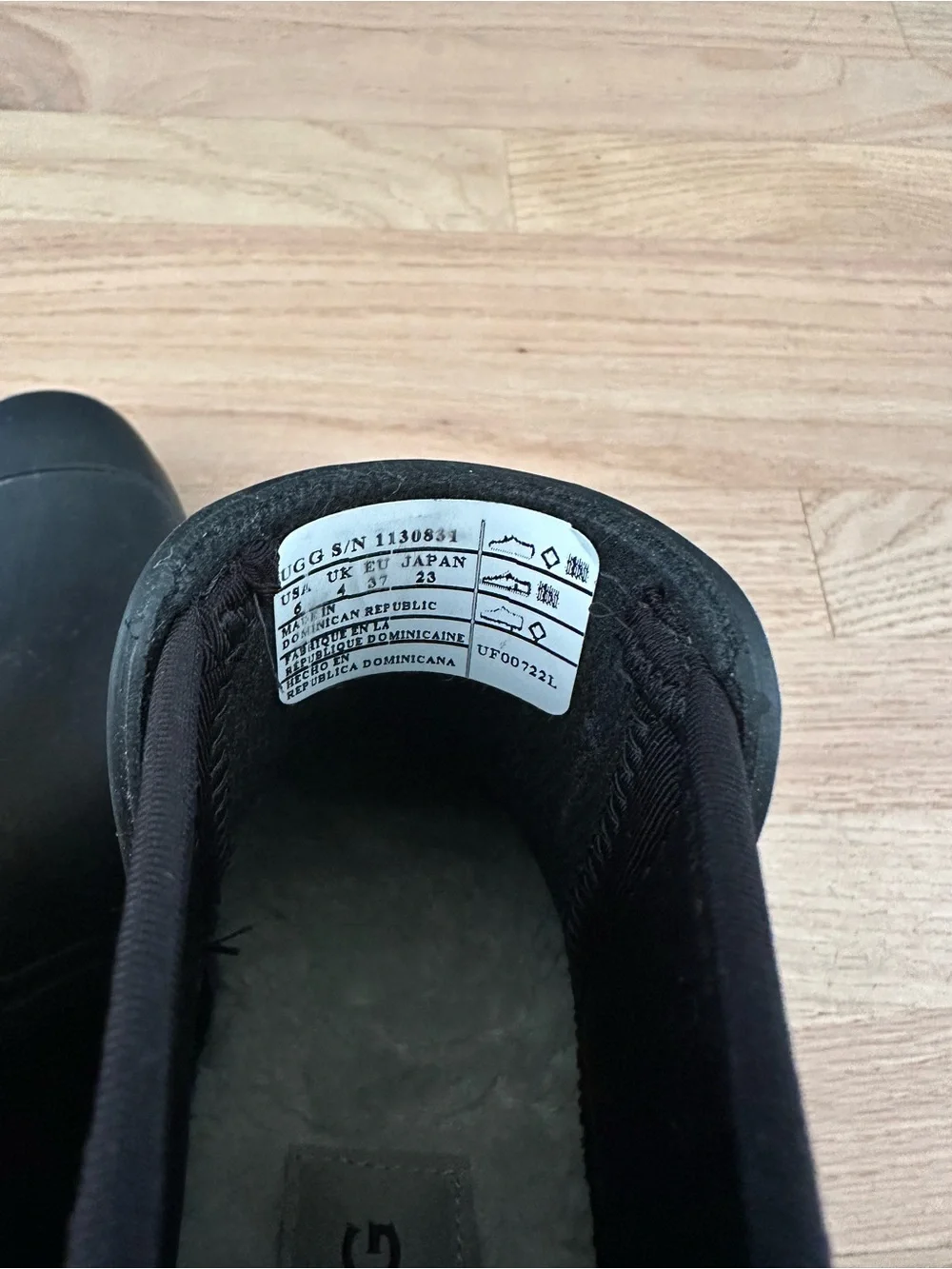 UGG Droplet Waterproof Rain Boots Size 6